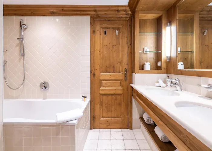 Les Peupliers Hotel 4*