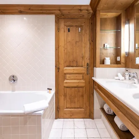 Les Peupliers Hotel 4*